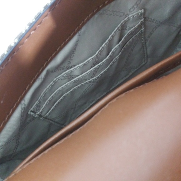 Michael Kors half dome crossbody NWT - Picture 5 of 6